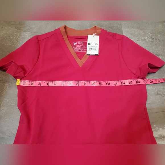 NWT/NWOT Figs Oran scrub set. Slim fit top. Joggers. Hot pink, orange. XXS. 26" - Picture 10 of 16